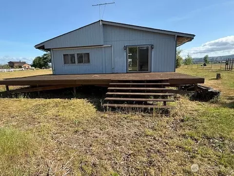 293 N Welcome Slough Rd, Cathlamet, WA 98612