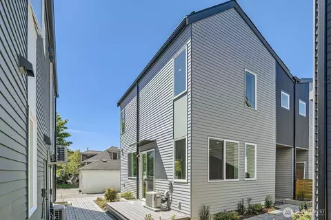 8471 Seward Park Ave S, Seattle, WA 98118