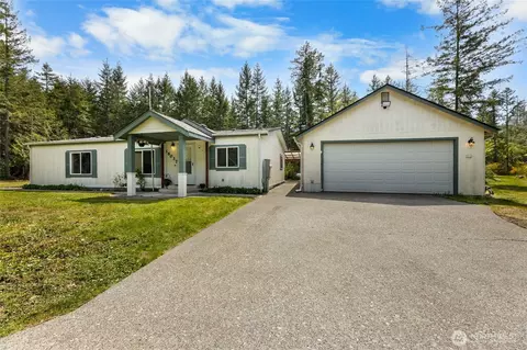 16037 Vail Loop Rd SE, Rainier, WA 98576