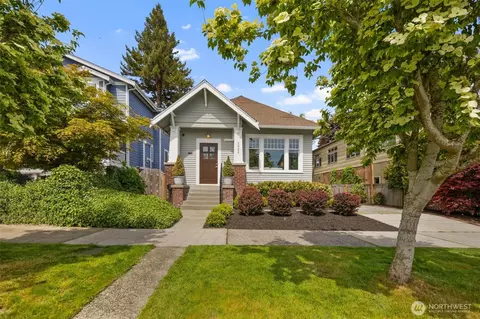 2822 NW 66th St, Seattle, WA 98117