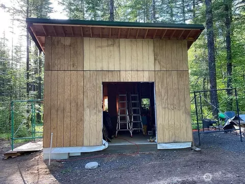 111 Driver Rd, Mill A, WA 98605