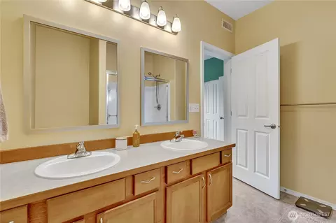 Bath - 14915 38th Dr SE #X-1164, Bothell, WA 98012 photo 3 of 4