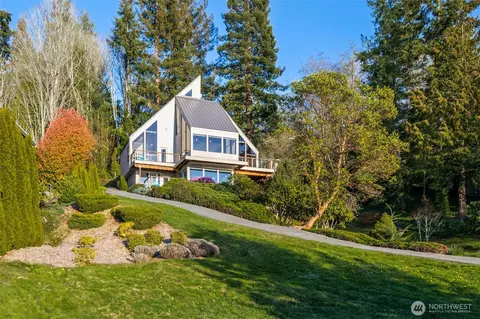 10103 Marine View Dr, Mukilteo, WA 98275