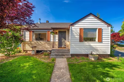 1015 119th St S, Parkland, WA 98444