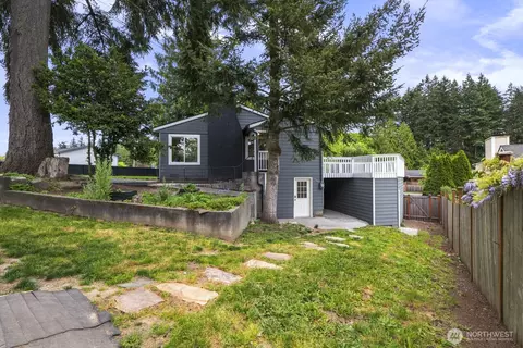 Exterior - 1002 109th SE, Everett, WA 98208 photo 8 of 9