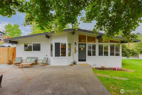 2201 Lundquist Ln, Lake Stevens, WA 98258