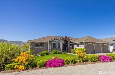 126 Long Dr, Chelan, WA 98816