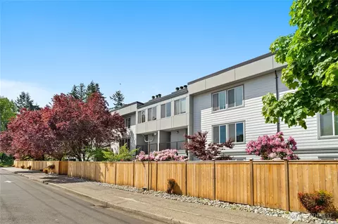 13717 Linden Ave N #210, Seattle, WA 98133