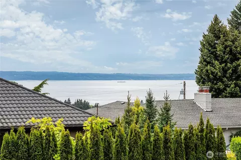 900 Sea Vista Pl, Edmonds, WA 98020