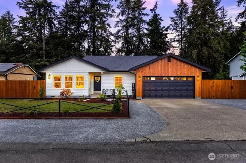 817 148th Street Ct E, Tacoma, WA 98445
