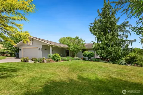 3285 Burch Mountain Rd, Wenatchee, WA 98801