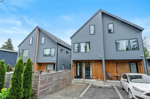 914 N B N 100th St #2, Seattle, WA 98133