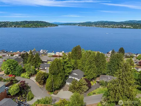 10504 Dixon Dr S, Seattle, WA 98178