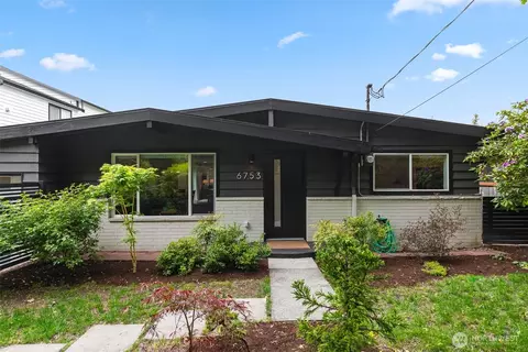 6753 16th Ave SW, Seattle, WA 98106