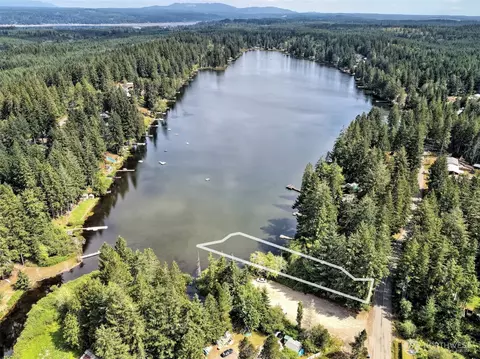401 E Trails End Dr, Belfair, WA 98528