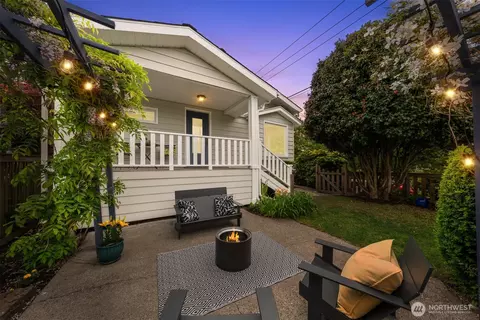 3326 18th Ave S, Seattle, WA 98144