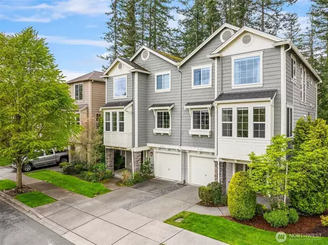 8105 Douglas Ave SE, Snoqualmie, WA 98065