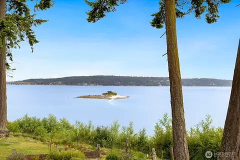 2967 Saratoga Rd, Langley, WA 98260