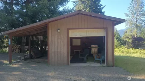 180 Boyd Rd, Randle, WA 98377