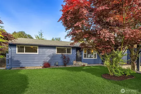 422 N Barker St, Mount Vernon, WA 98273