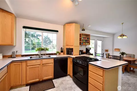 Kitchen - 142 Jesslyn Ln, Sequim, WA 98382 photo 1 of 2