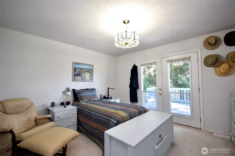 Bedroom - 142 Jesslyn Ln, Sequim, WA 98382 photo 2 of 2