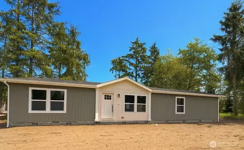 854 Mount Olympus Ave SE, Ocean Shores, WA 98569