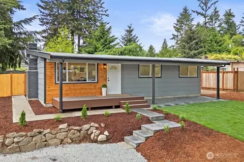 20115 Des Moines Memorial Dr, Seattle, WA 98198