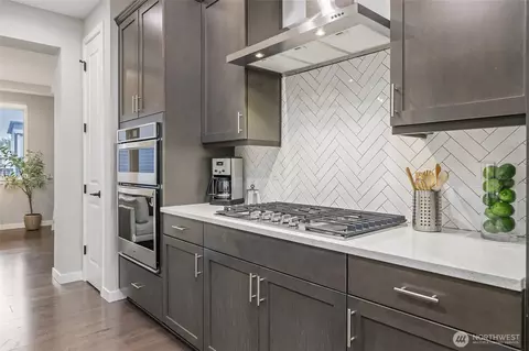 Kitchen - 23630 6th Ave SE UNIT B, Bothell, WA 98021 photo 2 of 5