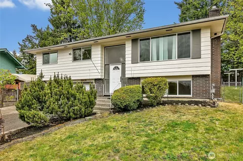12416 SE 210th St, Kent, WA 98031