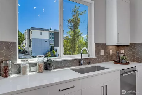 8826 NE 173rd Pl #B, Bothell, WA 98011 photo 11