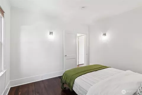 910 N 75th St, Seattle, WA 98103 photo 11