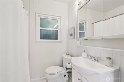 910 N 75th St, Seattle, WA 98103 photo 12