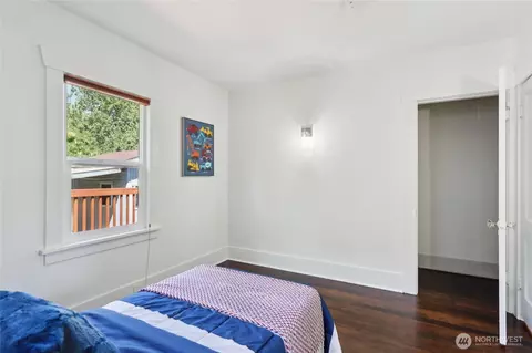 910 N 75th St, Seattle, WA 98103 photo 14