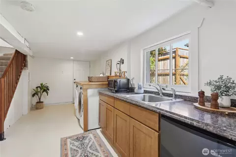 910 N 75th St, Seattle, WA 98103 photo 22