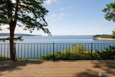 1244 Polnell Shores Dr, Oak Harbor, WA 98277