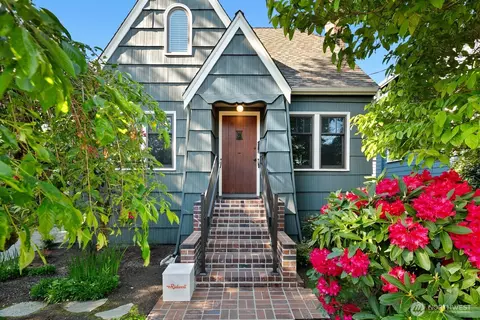 846 NE 94th St, Seattle, WA 98115