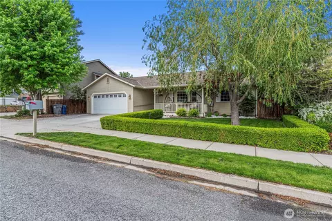 1516 Fuller St, Wenatchee, WA 98801