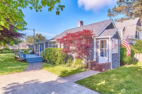 1214 Bay Ave, Ocean Park, WA 98640