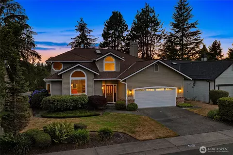 25417 Lake Wilderness Country Club Dr SE, Maple Valley, WA 98038