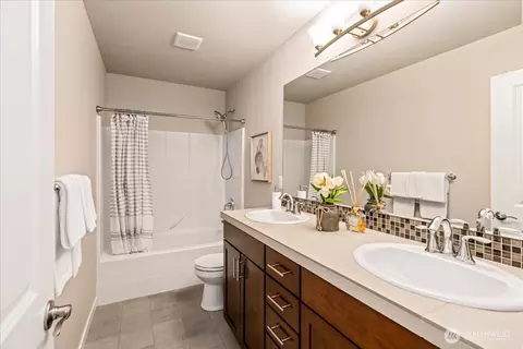 Bath - 11 200th Pl SW, Bothell, WA 98012 photo 4 of 4
