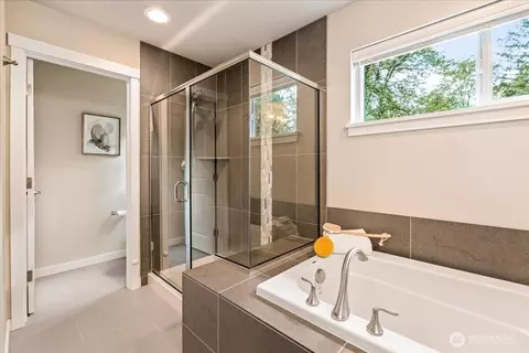 Bath - 11 200th Pl SW, Bothell, WA 98012 photo 3 of 4