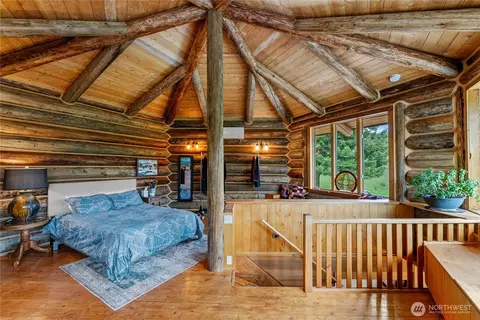 Bedroom - 338 Twisp River Rd, Twisp, WA 98856 photo 2 of 5