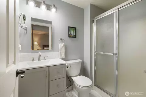 Bath - 1417 Rainier St, Sumner, WA 98390 photo 3 of 3