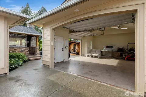 Exterior - 1417 Rainier St, Sumner, WA 98390 photo 5 of 14