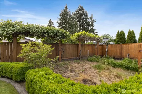 Exterior - 1417 Rainier St, Sumner, WA 98390 photo 11 of 14