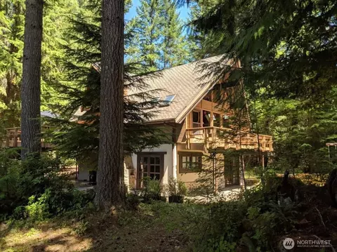 16016 Crystal Ln E, Greenwater, WA 98022
