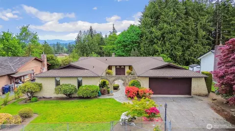 1035 E Robinhood Dr, Arlington, WA 98223