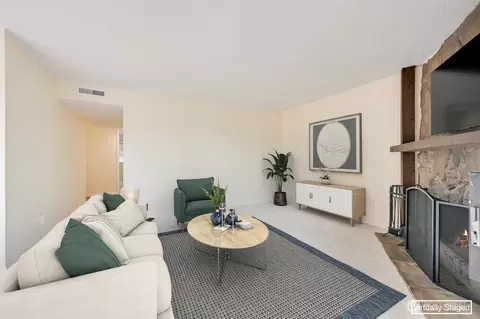 12525 NE 145th Pl #F105, Kirkland, WA 98034