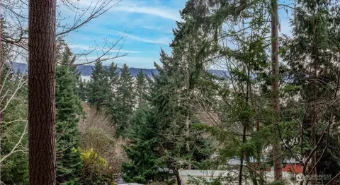 1 Huckleberry Ln, Port Ludlow, WA 98365